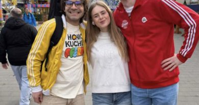 Ena Kinderlieder und Honigkuchenpferde machen den Jahrmarkt unsicher