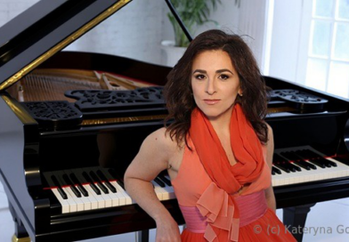Solo-Konzert in Augsburg: Lilian Akopova – Pianistin der Kontraste