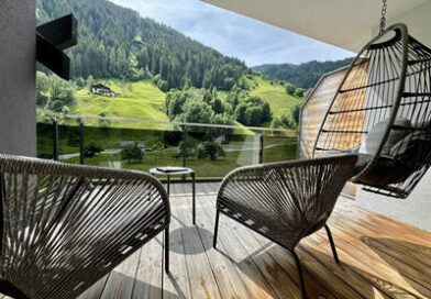 Goldener Herbst und Pulverschnee